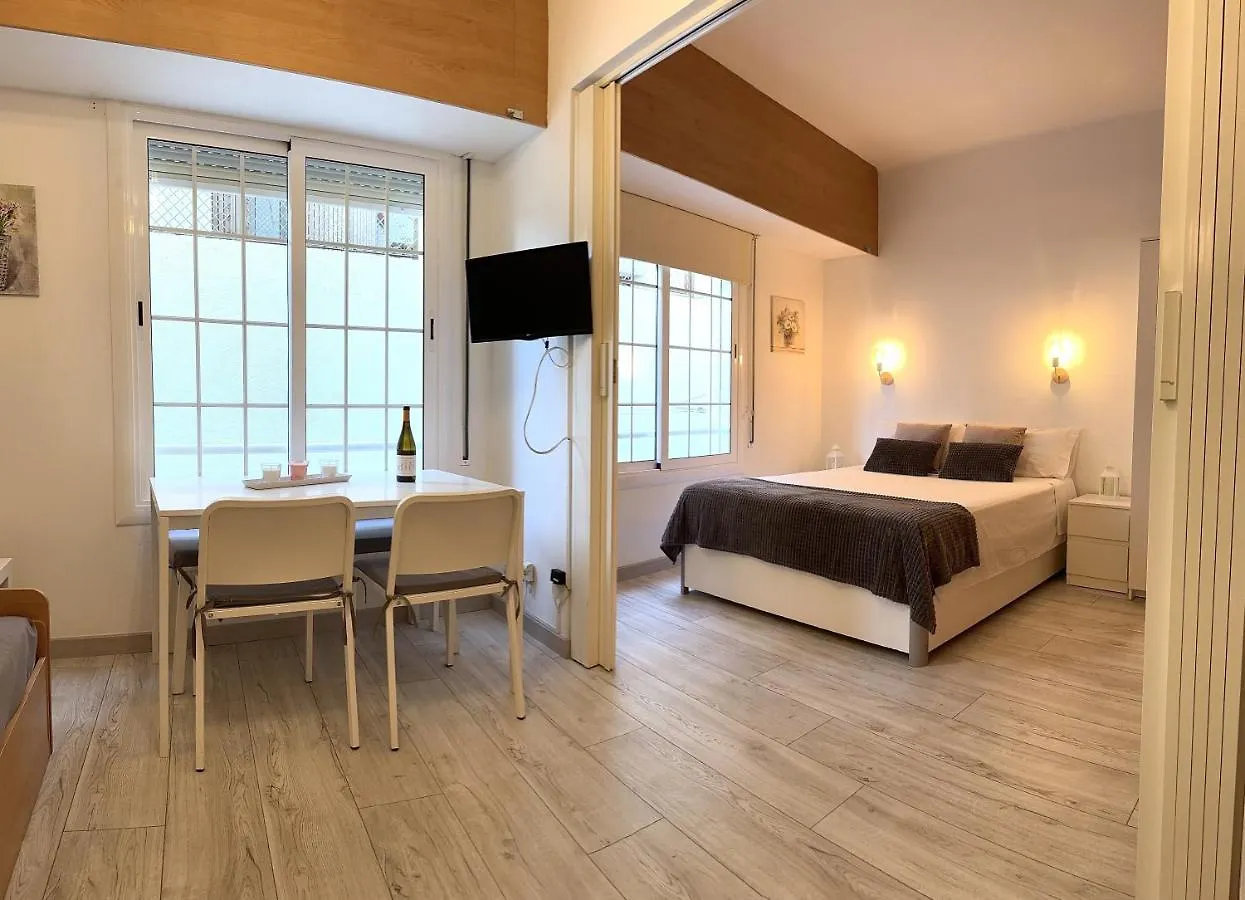 Lets Holidays Comfortable Apartment Near Beach contacts