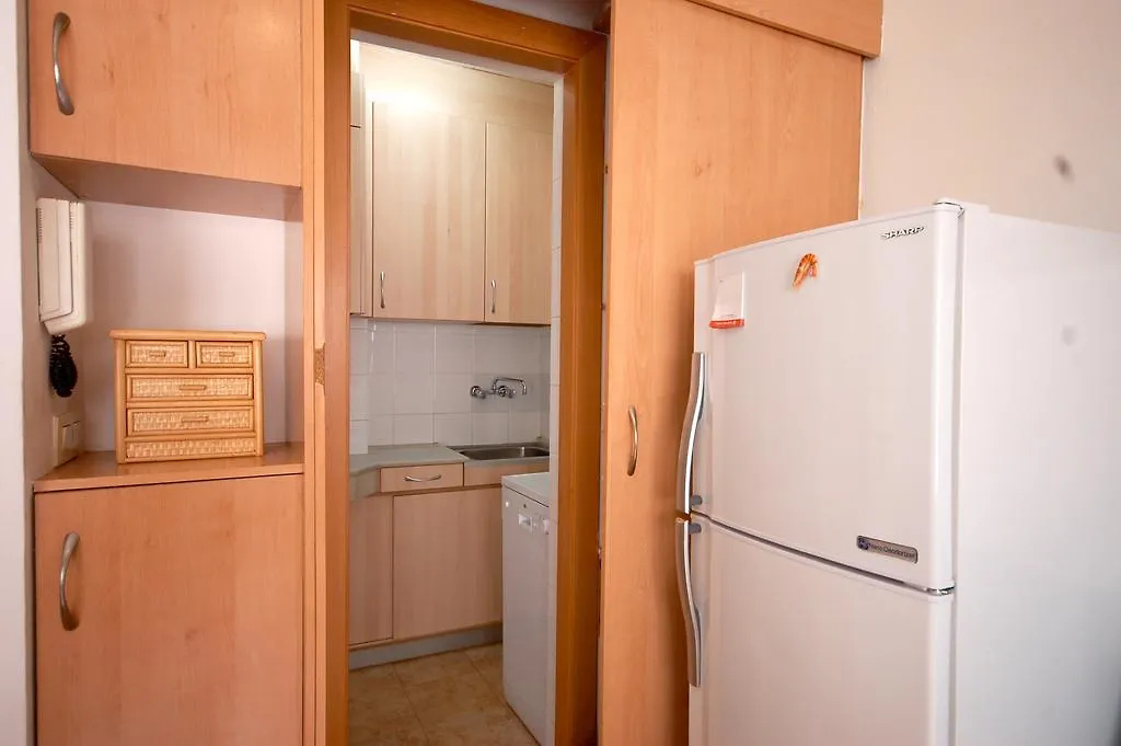 Lets Holidays Comfortable Apartment Near Beach Tossa de Mar