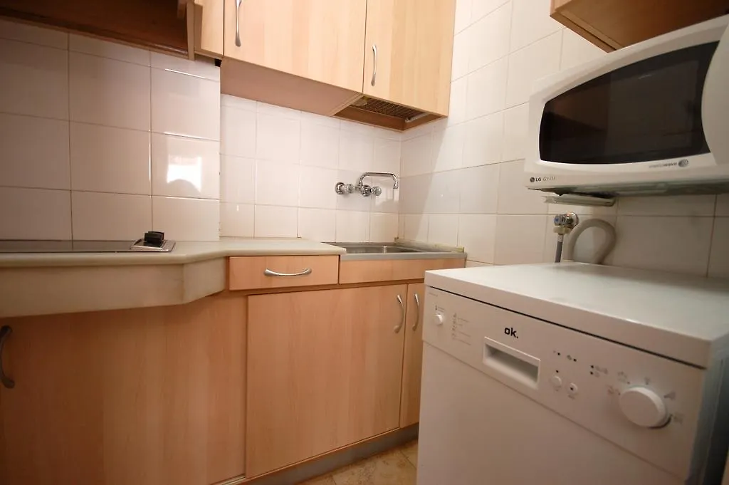 Lets Holidays Comfortable Apartment Near Beach Tossa de Mar
